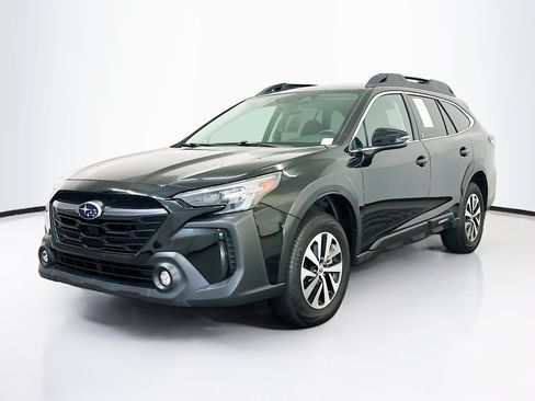 Used 2023 Subaru Outback Premium AWD/4WD image 3