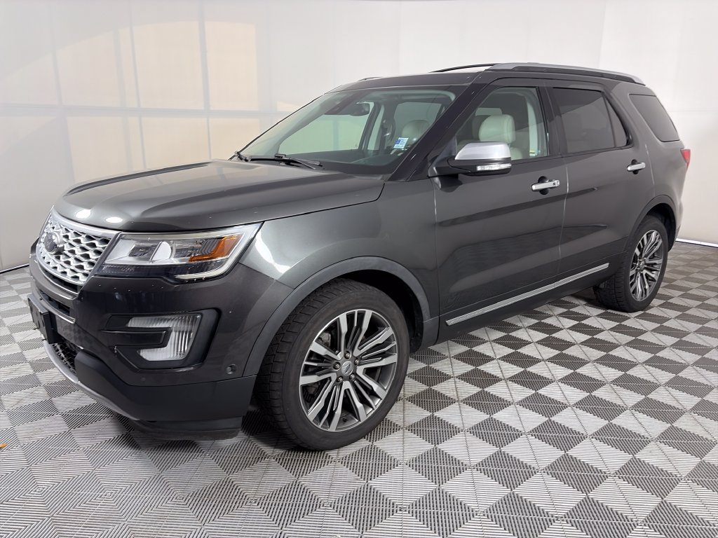 Used 2017 Ford Explorer Platinum AWD/4WD image 3