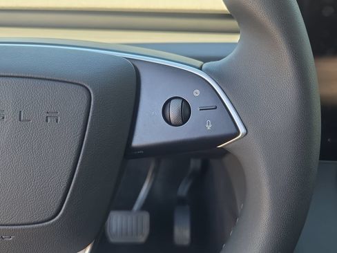Used 2026 Tesla Model Y 2WD image 18