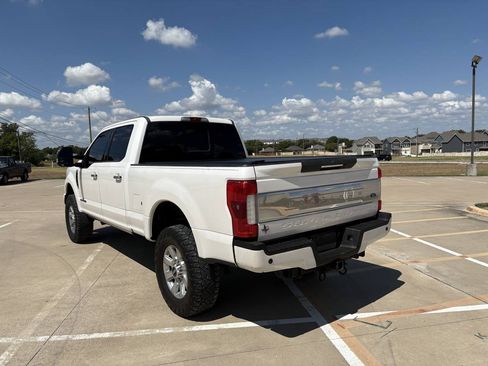 Used 2017 Ford F250 Platinum w/ FX4 Off-Road Package AWD/4WD image 2