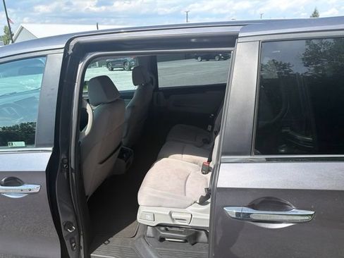 Used 2019 Honda Odyssey EX image 11