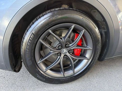 Used 2023 Tesla Model Y Performance AWD/4WD image 10