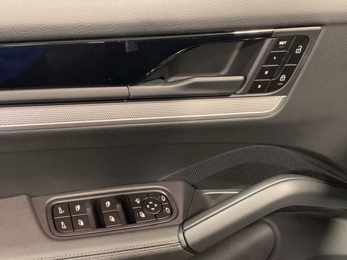 New 2026 Porsche Cayenne S image 22