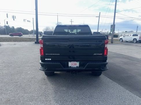 Used 2023 Chevrolet Silverado 1500 ZR2 w/ Technology Package image 10