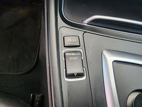 Used 2018 BMW 320i Sedan w/ Convenience Package image 41