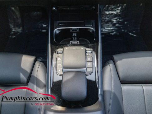 Used 2023 Mercedes-Benz GLB 250 4MATIC w/ Premium Package image 35