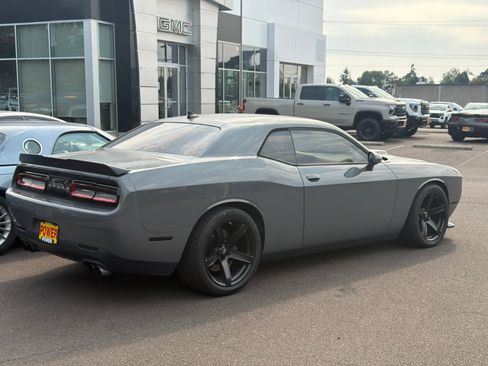 Used 2018 Dodge Challenger R/T Scat Pack RWD image 3