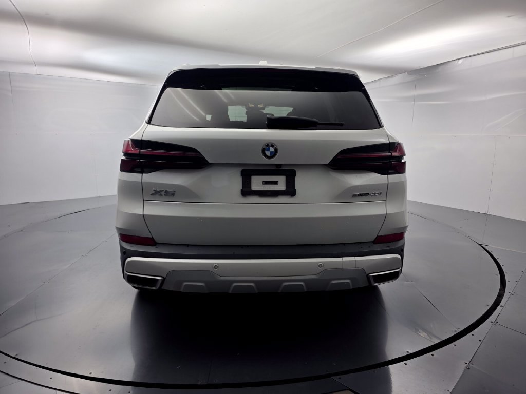 Certified 2024 BMW X5 sDrive40i w/ Parking Assistance Package RWD image 5