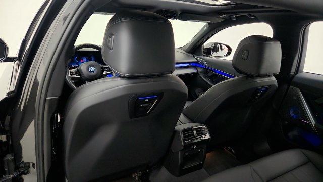 Used 2024 BMW i5 eDrive40i w/ M Sport Package RWD image 44
