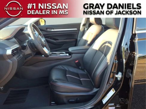 Certified 2025 Nissan Altima 2.5 SR FWD image 24