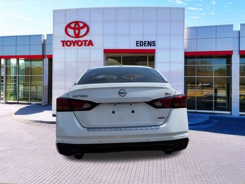 Used 2023 Nissan Altima 2.5 SR w/ SR Premium Package AWD/4WD image 4