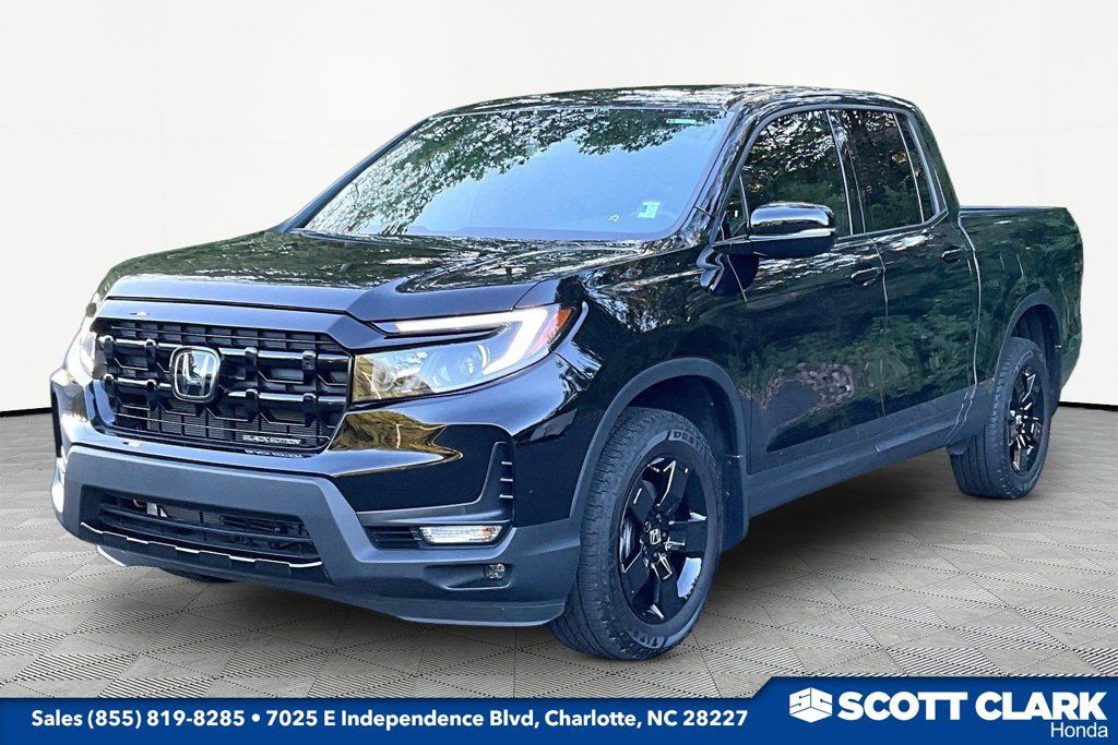 Used 2025 Honda Ridgeline Black Edition image 3