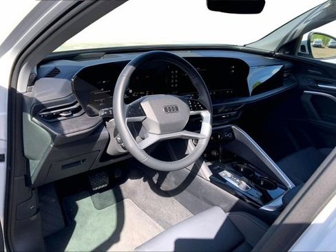 Used 2025 Audi Q5 Premium Plus w/ Premium Plus image 14