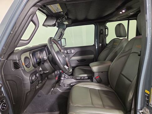 Used 2024 Jeep Gladiator Mojave AWD/4WD image 13