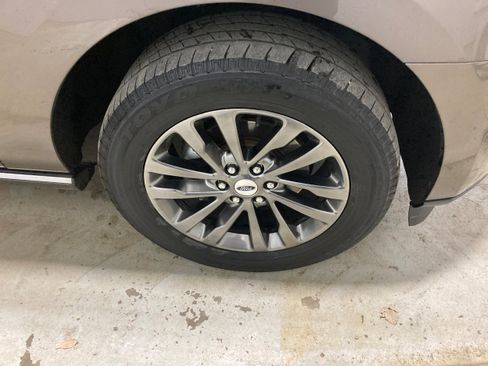 Used 2019 Ford Expedition Limited w/ Equipment Group 301A image 14