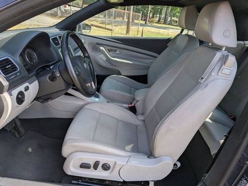 Used 2010 Volkswagen Eos Komfort FWD image 15