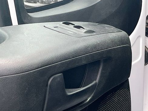 Used 2025 RAM ProMaster 2500 w/ U-Haul Equipment Group FWD image 17