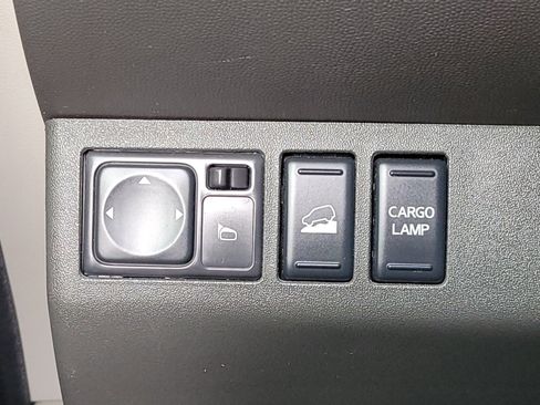 Used 2018 Nissan Frontier PRO-4X image 24