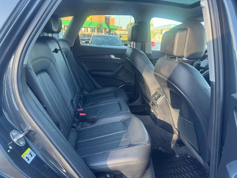 Used 2018 Audi Q5 Prestige w/ Prestige Package image 17