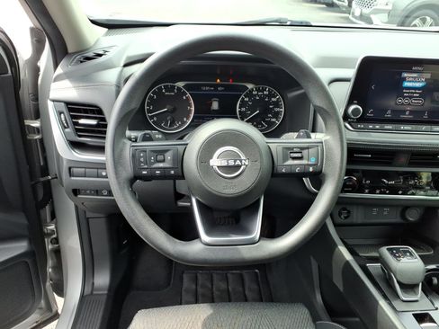 Used 2024 Nissan Rogue SV FWD image 7