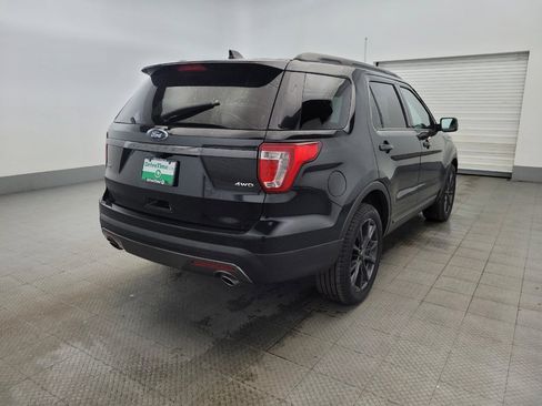 Used 2017 Ford Explorer XLT w/ Equipment Group 202A AWD/4WD image 9