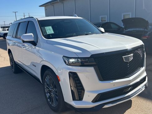 Used 2023 Cadillac Escalade ESV V image 1