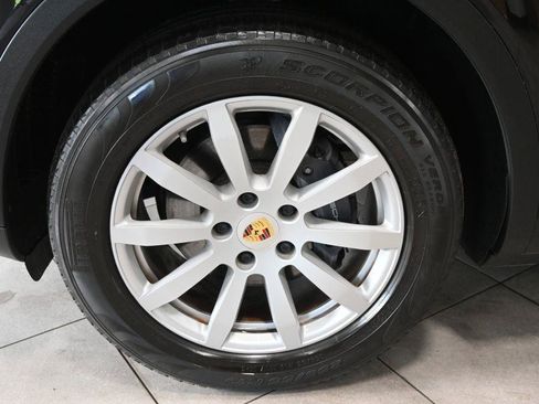 Used 2019 Porsche Cayenne AWD/4WD image 36