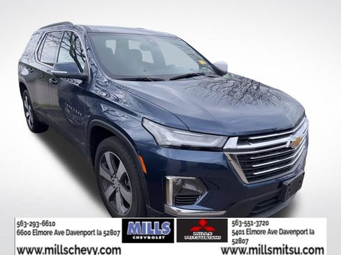 Used 2023 Chevrolet Traverse LT w/ LT Premium Package image 2