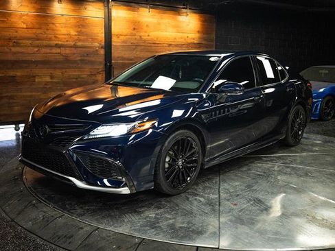 Used 2022 Toyota Camry XSE w/ Carpet Mat Package (TMS) FWD image 2