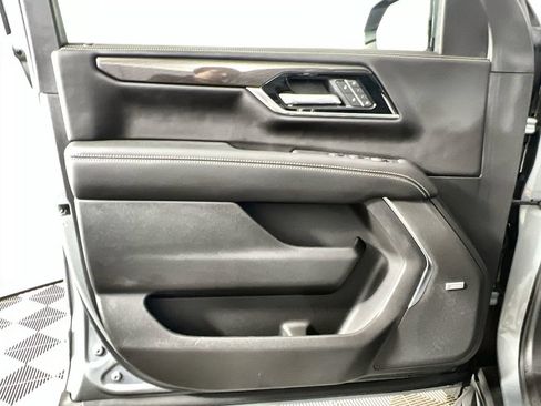 Used 2025 GMC Yukon Elevation w/ Elevation Premium Package AWD/4WD image 24