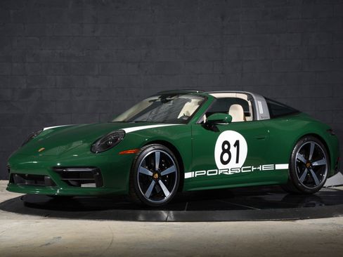 Used 2021 Porsche 911 Targa 4S Heritage Design AWD/4WD image 2