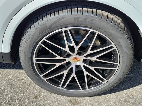 New 2026 Porsche Cayenne image 11