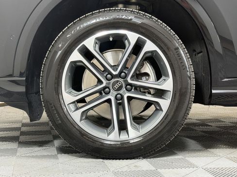 Certified 2025 Audi Q5 Premium w/ Convenience Package AWD/4WD image 12