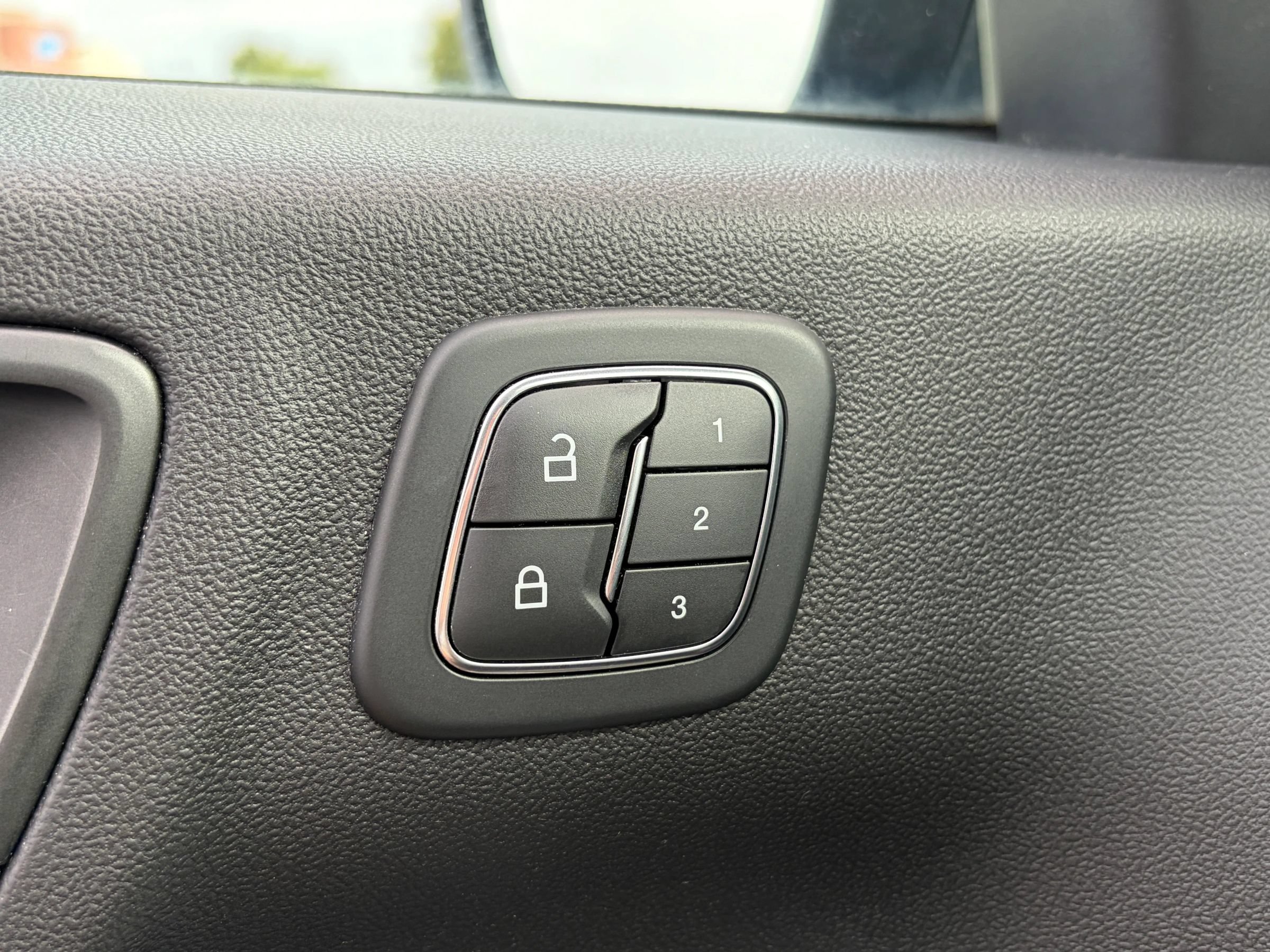 Used 2021 Ford Escape SEL w/ Technology Package AWD/4WD image 29