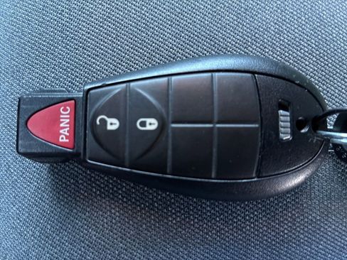 Used 2024 RAM 1500 Classic SLT image 29