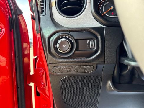 Used 2024 Jeep Wrangler Unlimited Sport AWD/4WD image 28