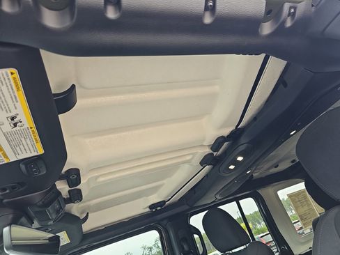 Used 2024 Jeep Wrangler Unlimited Rubicon 4xe w/ Technology Group image 30