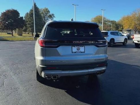Used 2025 GMC Acadia Elevation image 7