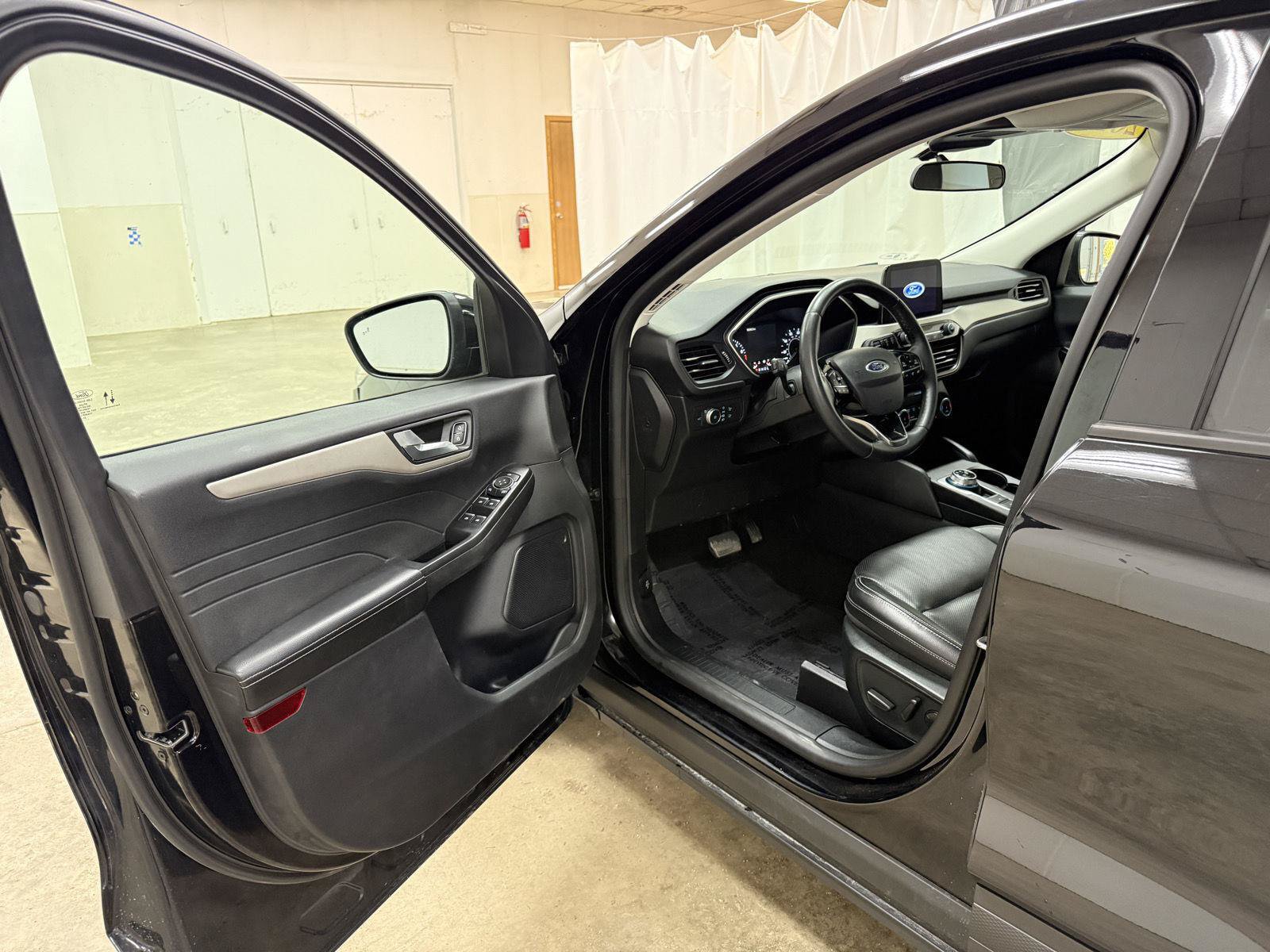 Used 2022 Ford Escape SEL AWD/4WD image 14