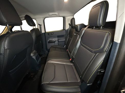 Used 2025 Ford Maverick Lobo AWD/4WD image 13