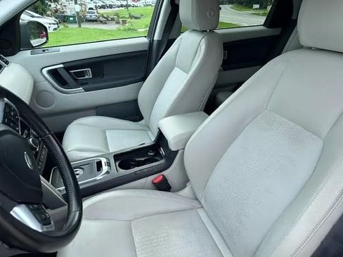 Used 2016 Land Rover Discovery Sport SE AWD/4WD image 18