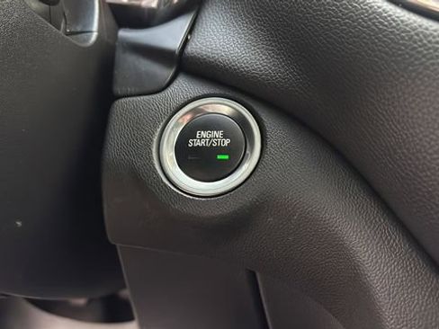 Used 2020 Chevrolet Equinox LT w/ Sport Edition AWD/4WD image 29