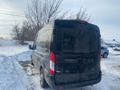 Used 2024 Ford Transit 350 XLT image 4