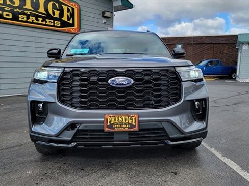 Used 2025 Ford Explorer ST-Line image 3