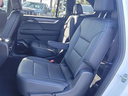 Used 2026 GMC Acadia Elevation w/ Elevation Premium Package FWD image 25