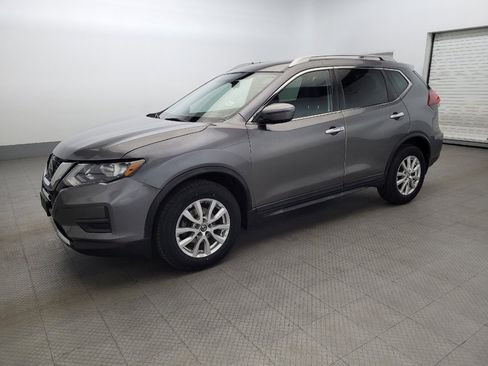 Used 2018 Nissan Rogue SV image 2
