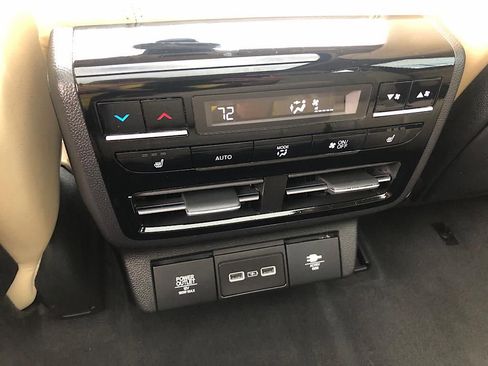 Certified 2023 Acura MDX SH-AWD w/ Advance Package image 15