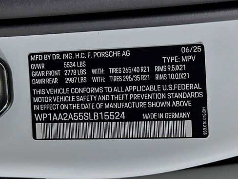 Certified 2025 Porsche Macan image 33