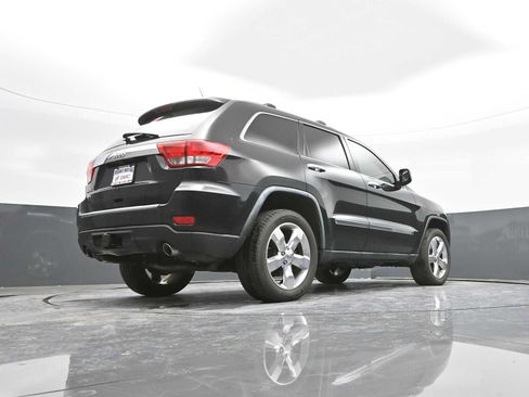 Used 2011 Jeep Grand Cherokee Overland Summit image 51