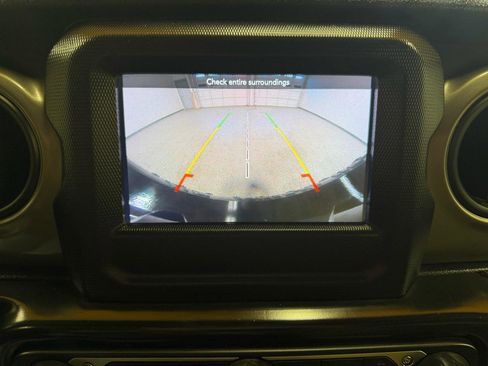 Used 2018 Jeep Wrangler Unlimited Sport S image 18